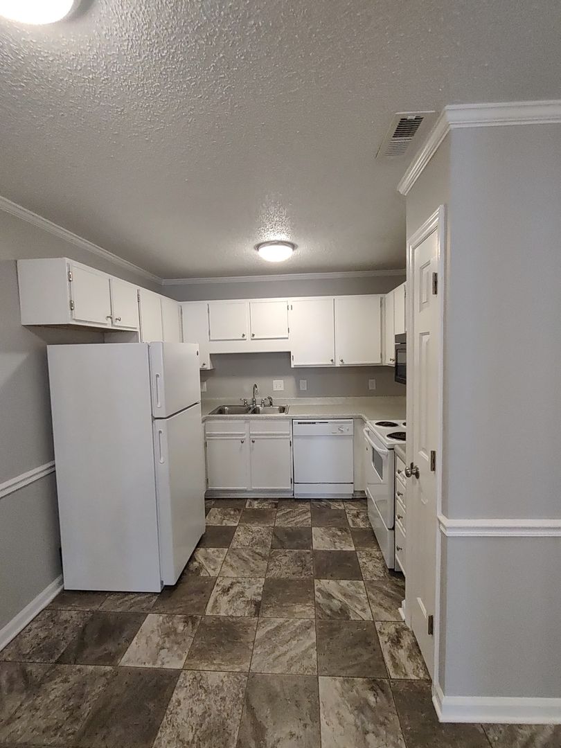 Lewisville Apartment: 1101 Brookway West Dr