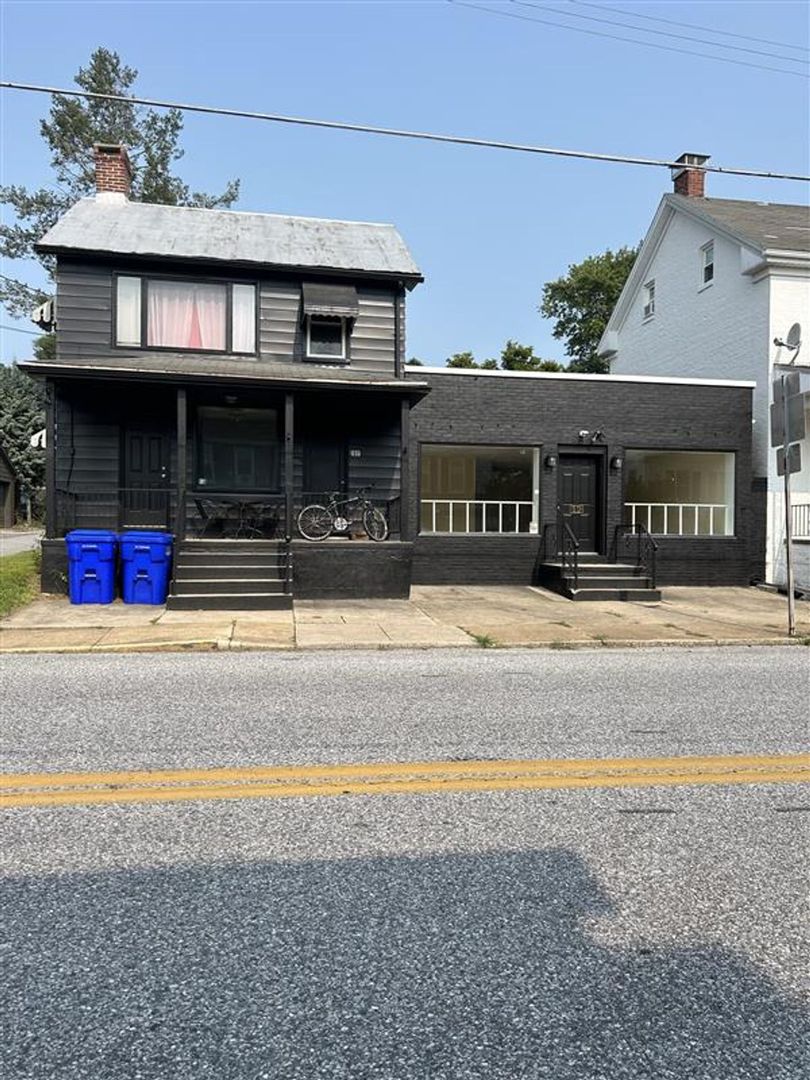 New Freedom Apartment: 10 N Second Street