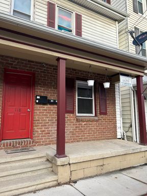 1 Bedroom Apartment on the 1st Floor!!