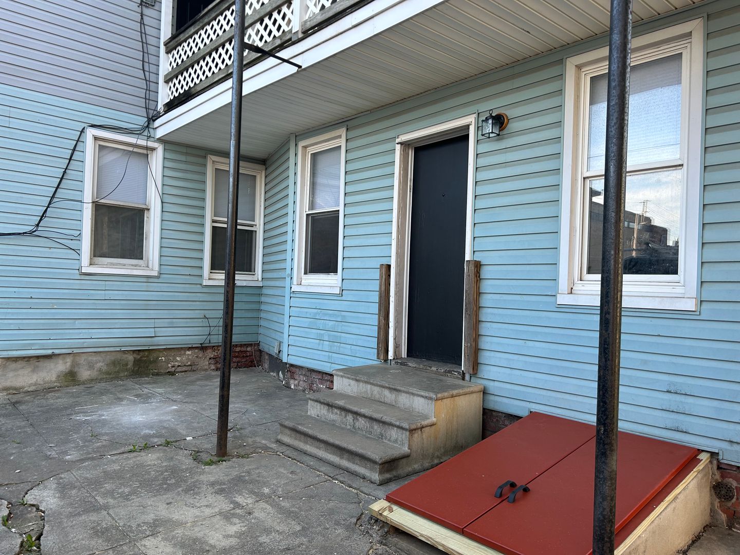 York Apartment: 232 S Pershing Avenue