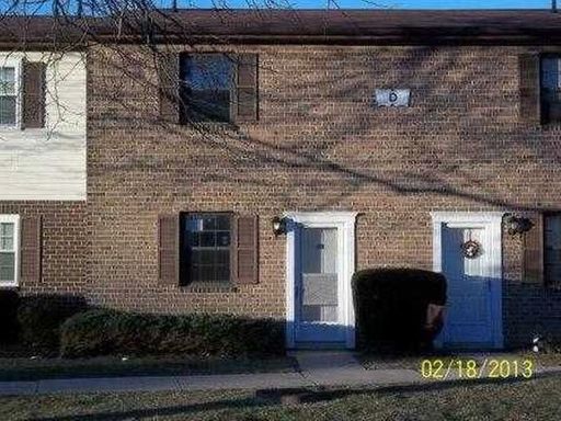2 Bedroom Townhome in West York – photo 1