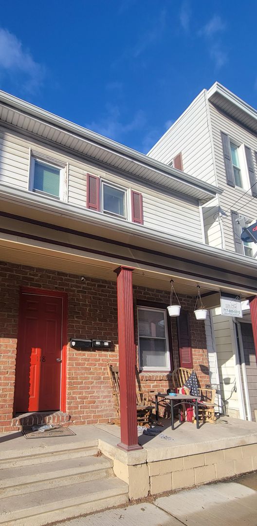 Spring Grove Apartment: 118 S Main Street