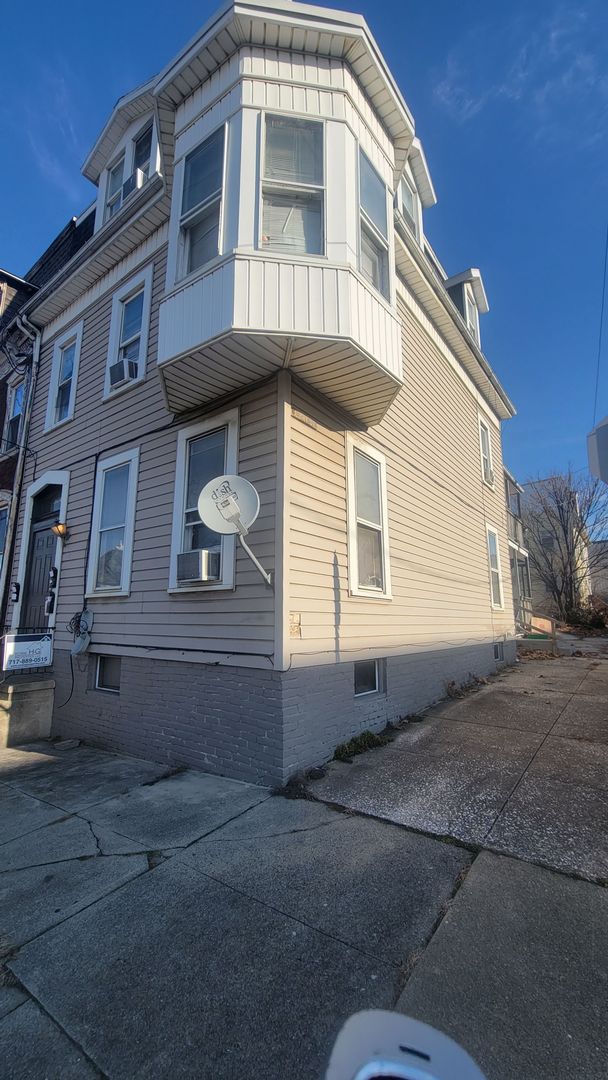 York Apartment: 301 N Queen Street