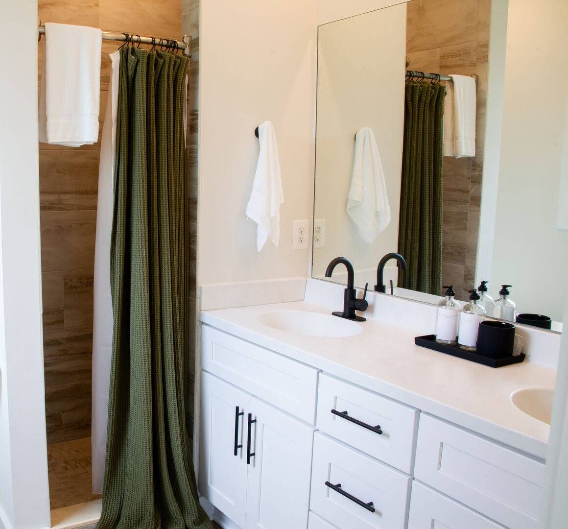 Crozet Apartment: 2025 Library Avenue