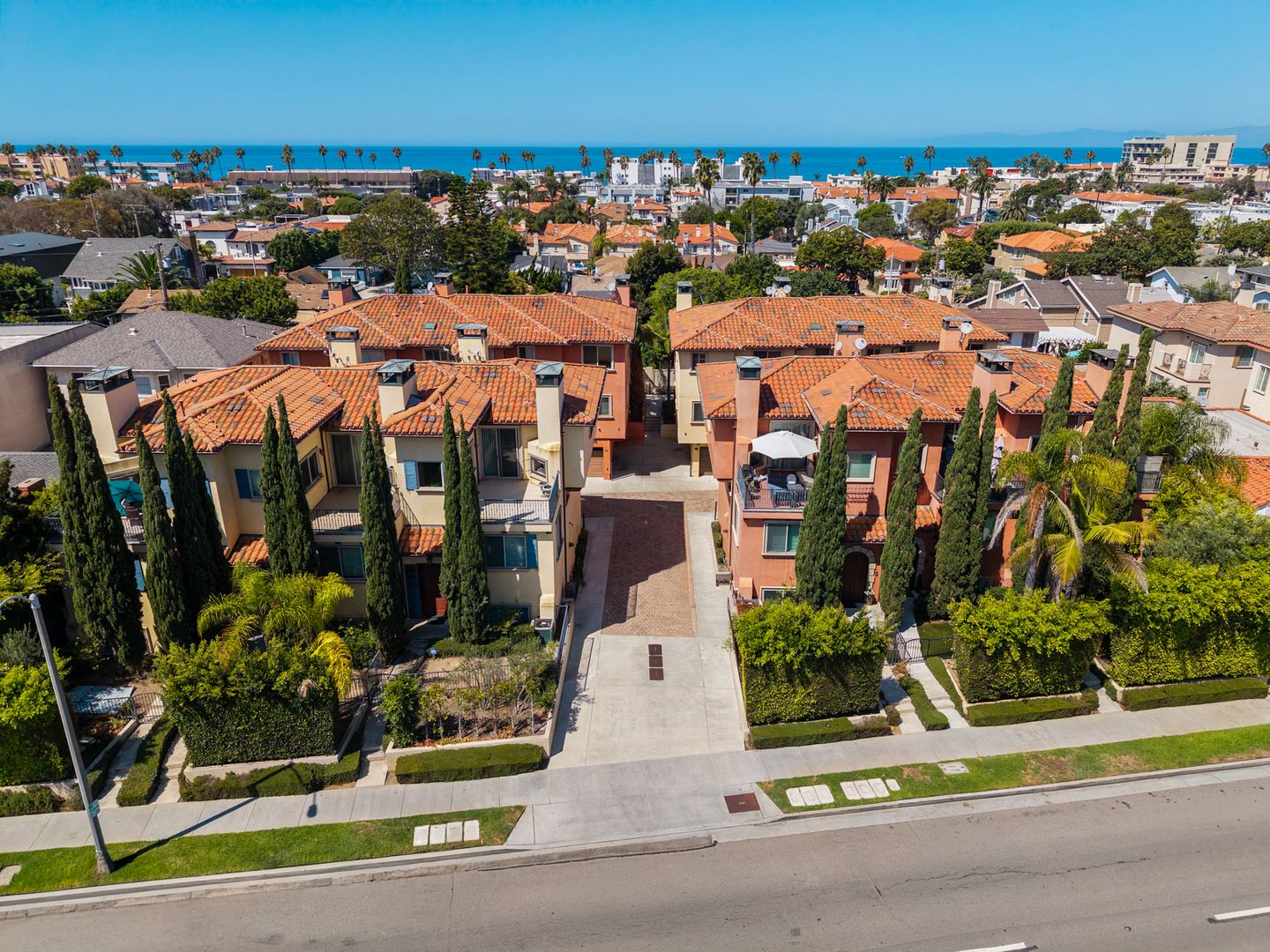 Redondo Beach Townhome: 617 S Pacific Coast Highway C