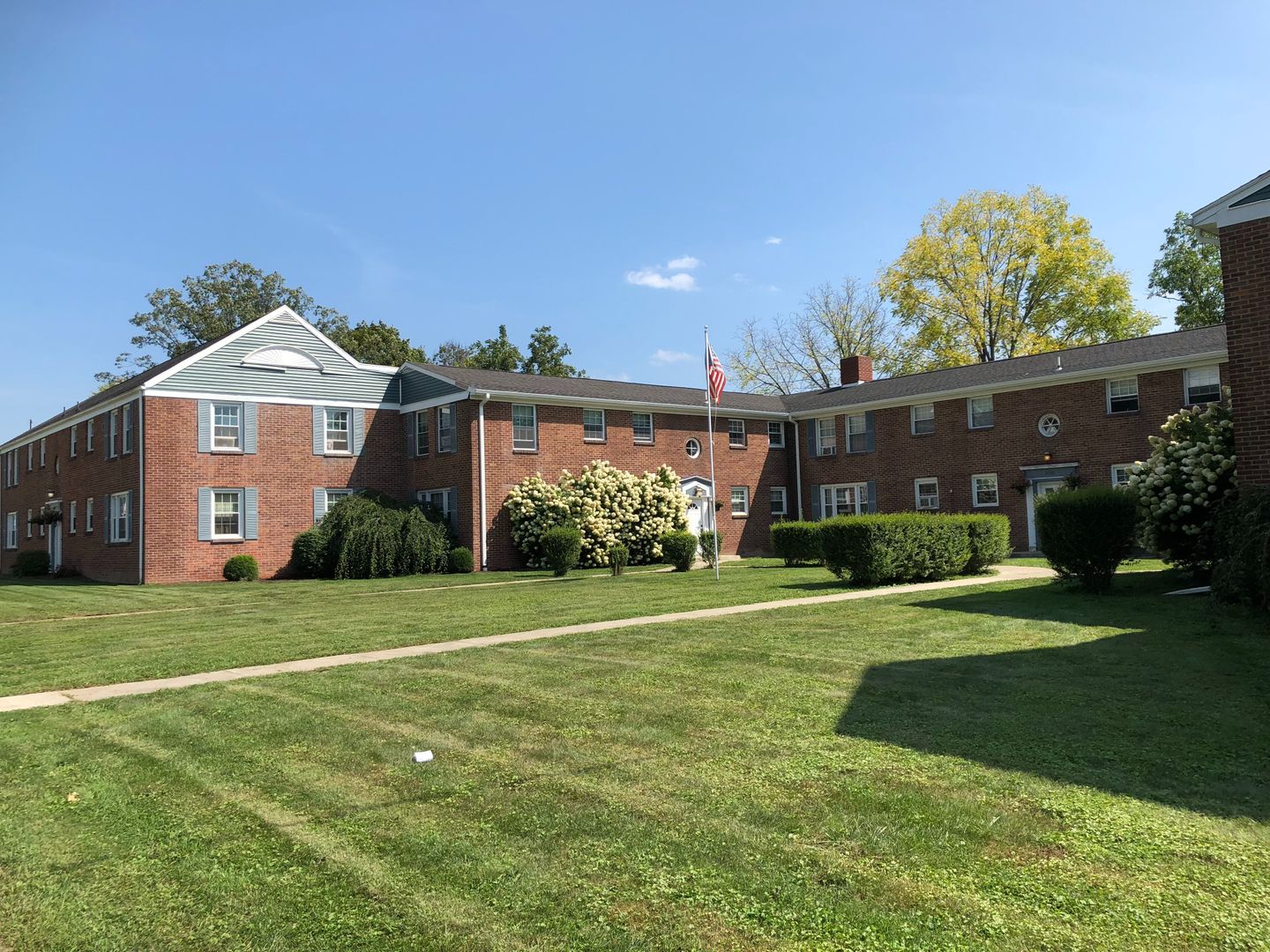 Endwell Apartment: 2720-2742 Watson Blvd.