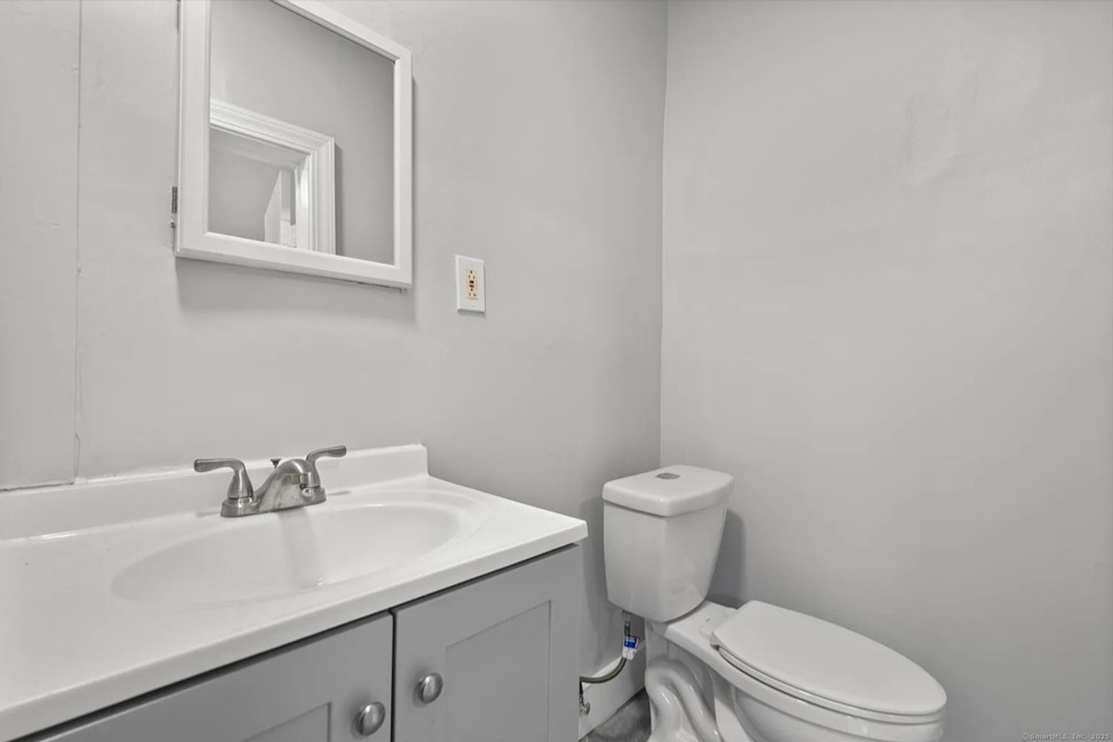 Bridgeport Apartment: 25 Whittier St