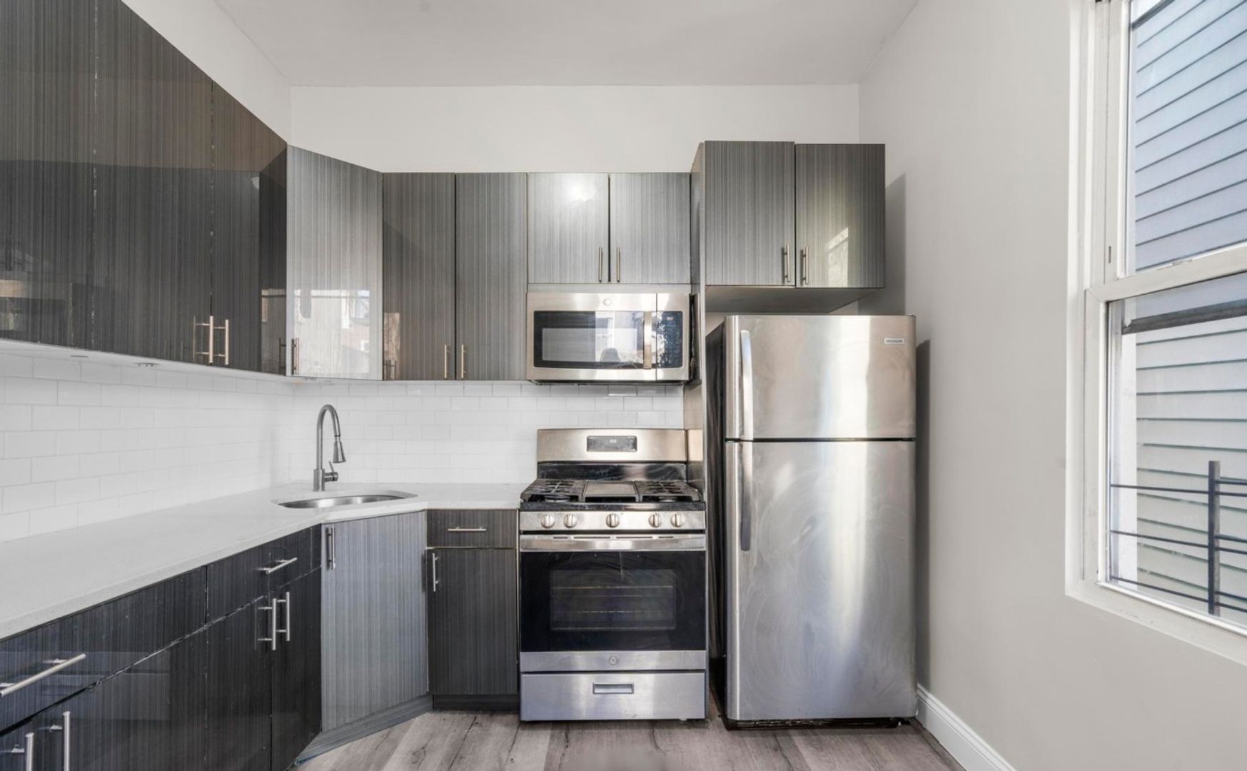 Yonkers Apartment: 142 Buena Vista ave