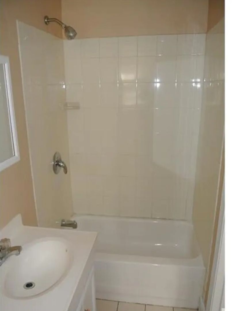 Bridgeport Apartment: 25 Whittier St