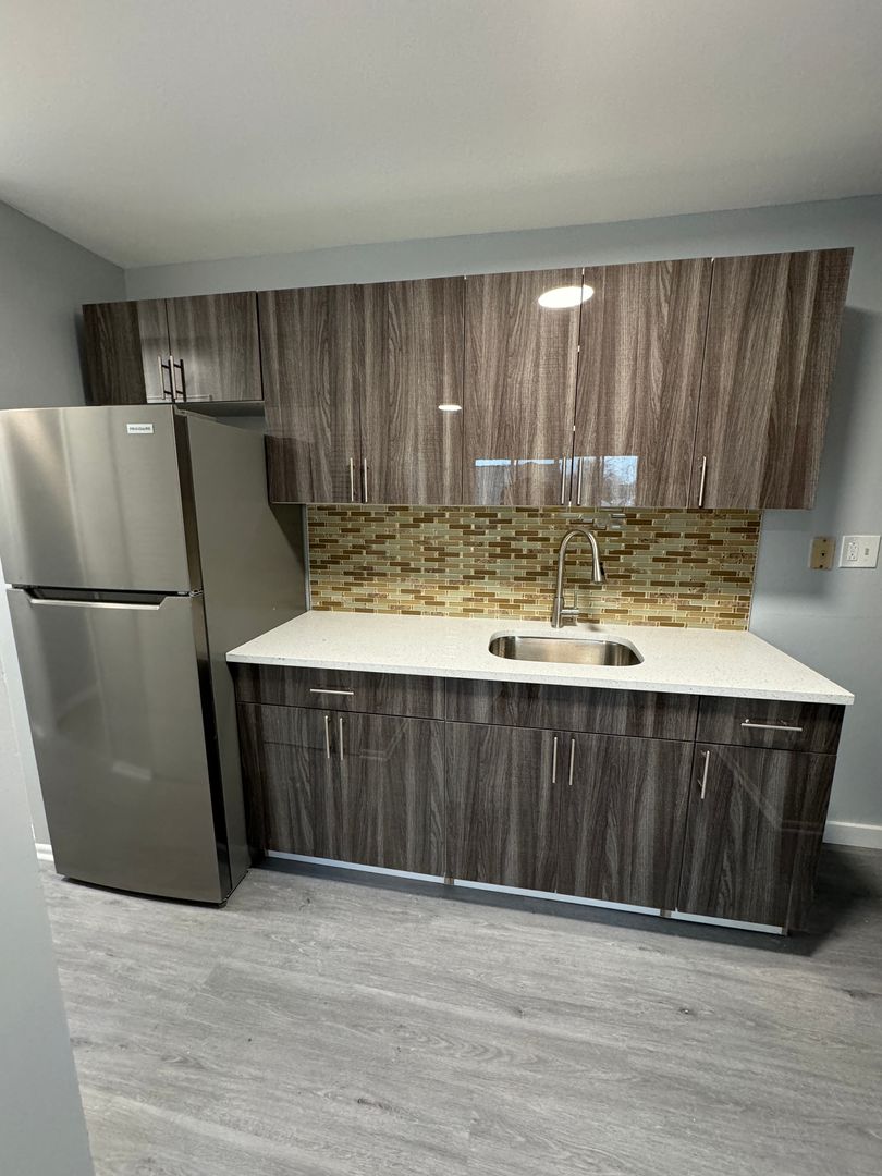 Bridgeport Apartment: 1795 North Avenue