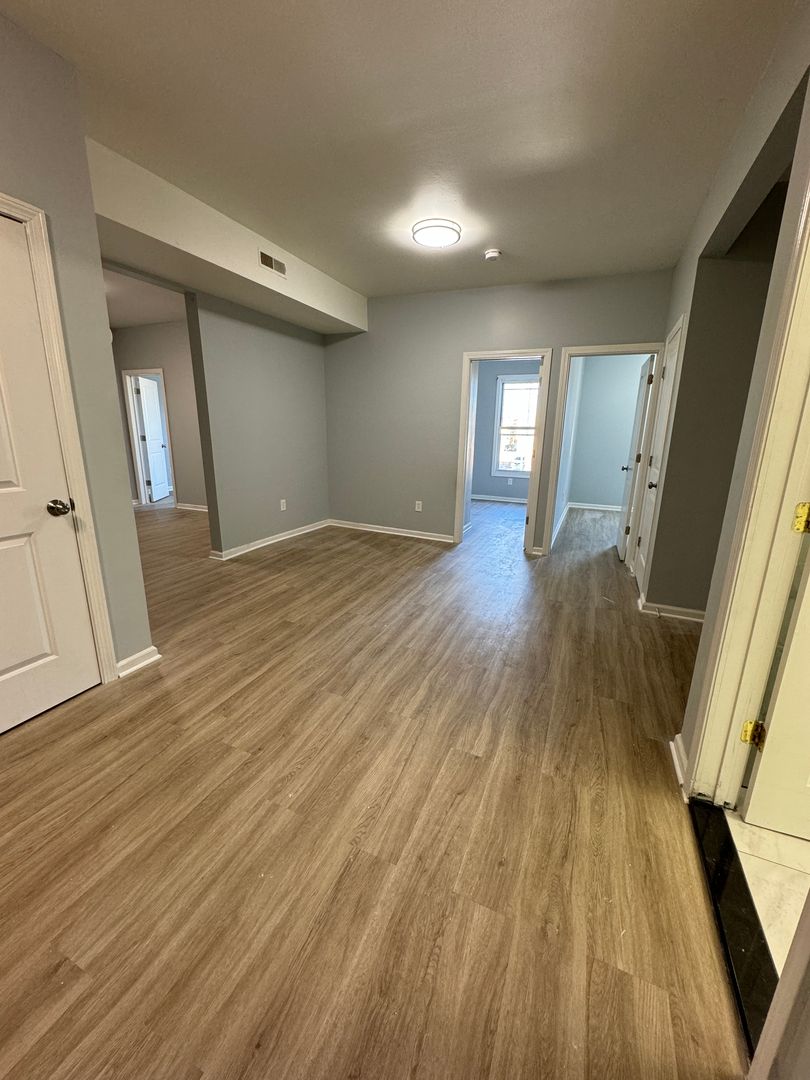 Bridgeport Apartment: 503-519 E Main St