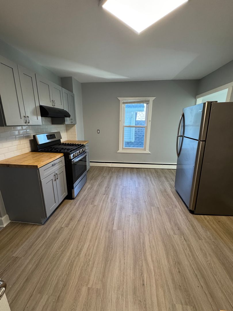 Bridgeport Apartment: 746-748 Maple Street