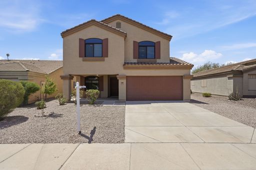 Bright Open Spaces & a Backyard You'll Love – photo 1