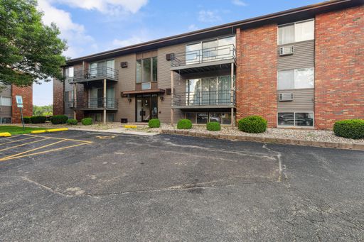 Unbeatable price, space and location at Peoria North | Pet-Friendly & On-Site Laundry – photo 1