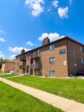 Spacious, Pet-Friendly Living with Modern Comforts – photo 1