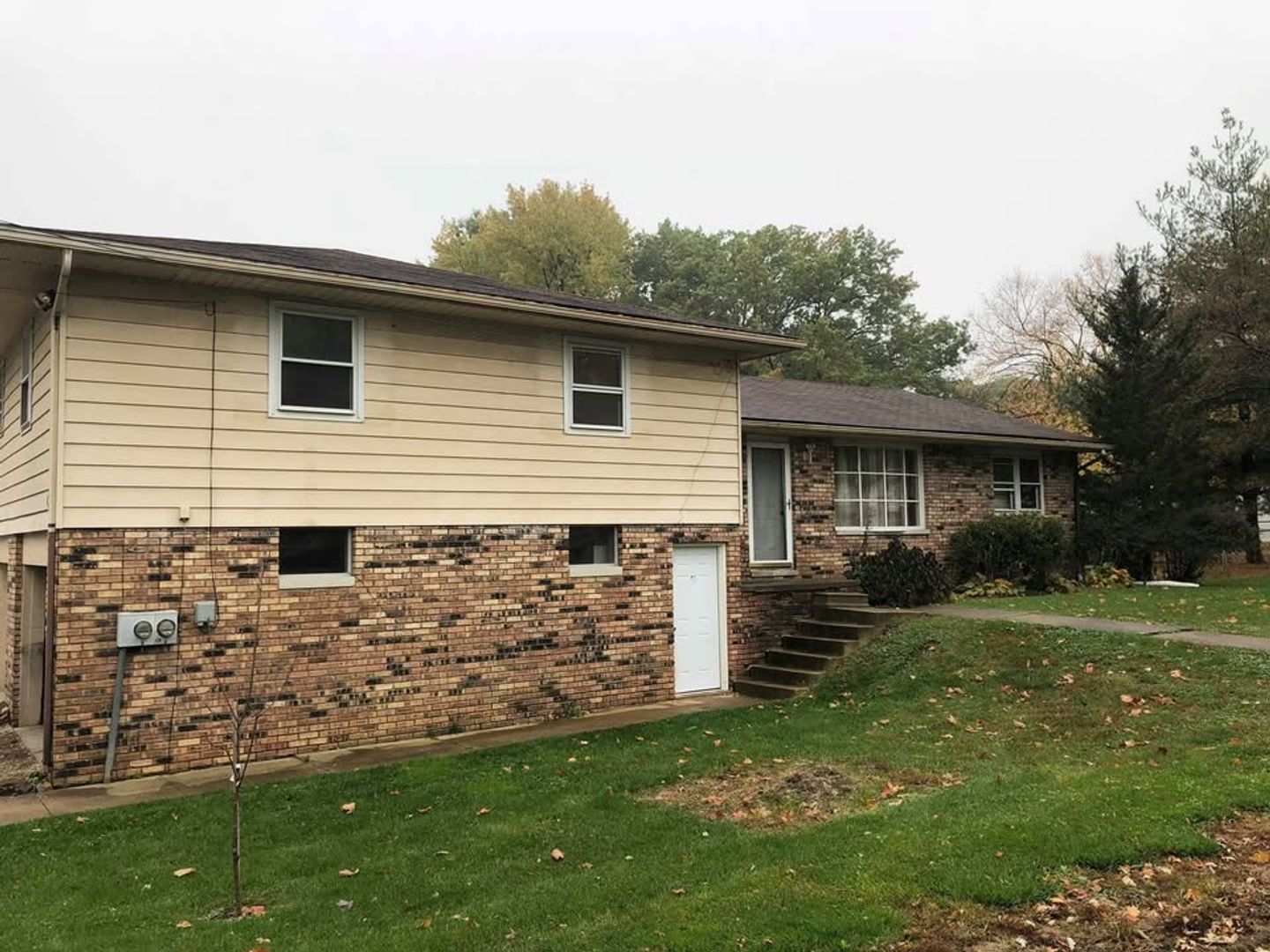 Bartonville Apartment: 301 Eaton Ave