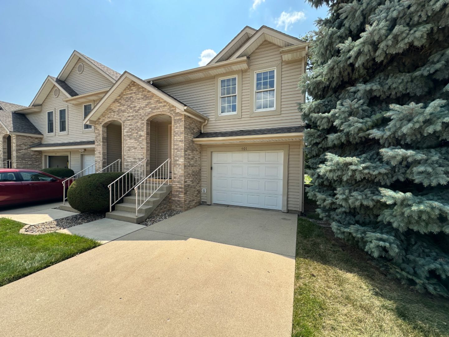 Normal Townhome: 401 Park Creek CT