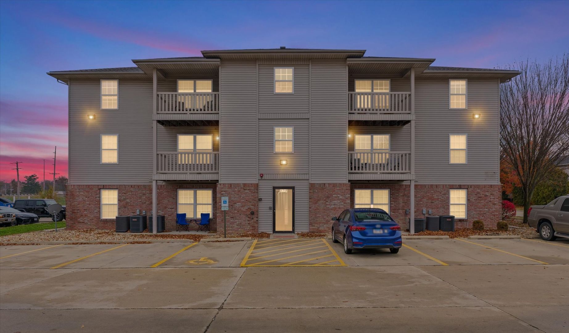 Bloomington Apartment: 1718-1720 R.T. Dunn Drive
