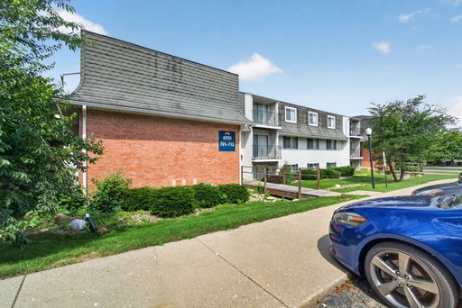 MOVE IN SPECIAL through 7/31/26 -- Security Deposits Starting at $500 – photo 1