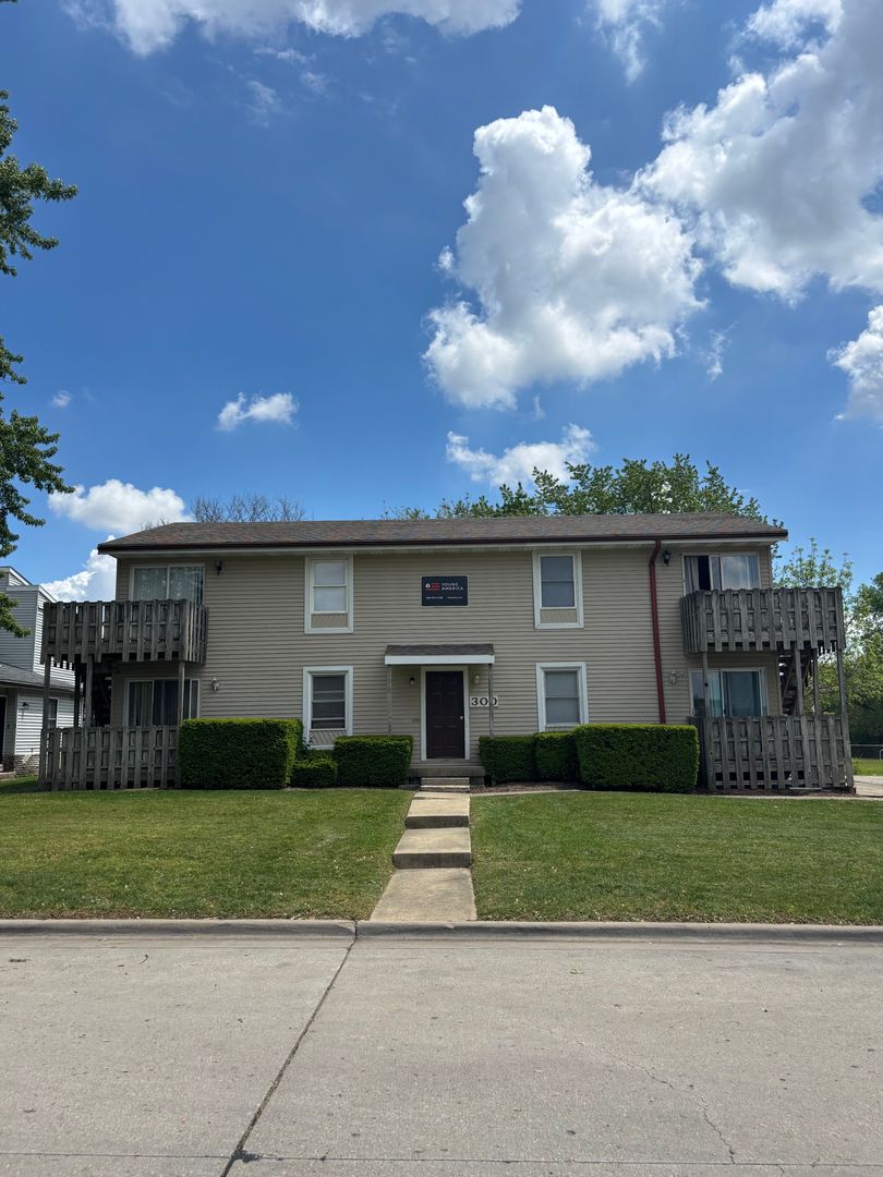 Normal Apartment: 300 College Park Drive