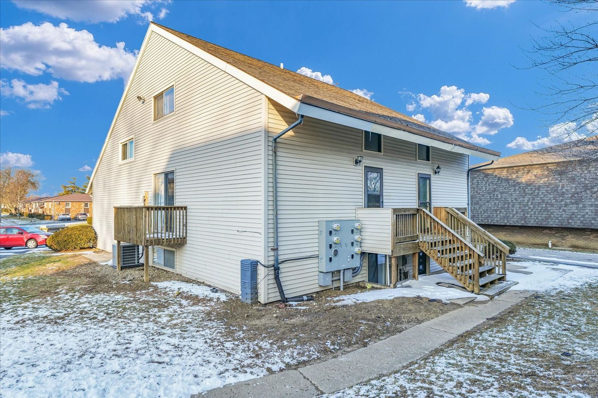 Bloomington Apartment: 717 Fairmont Dr