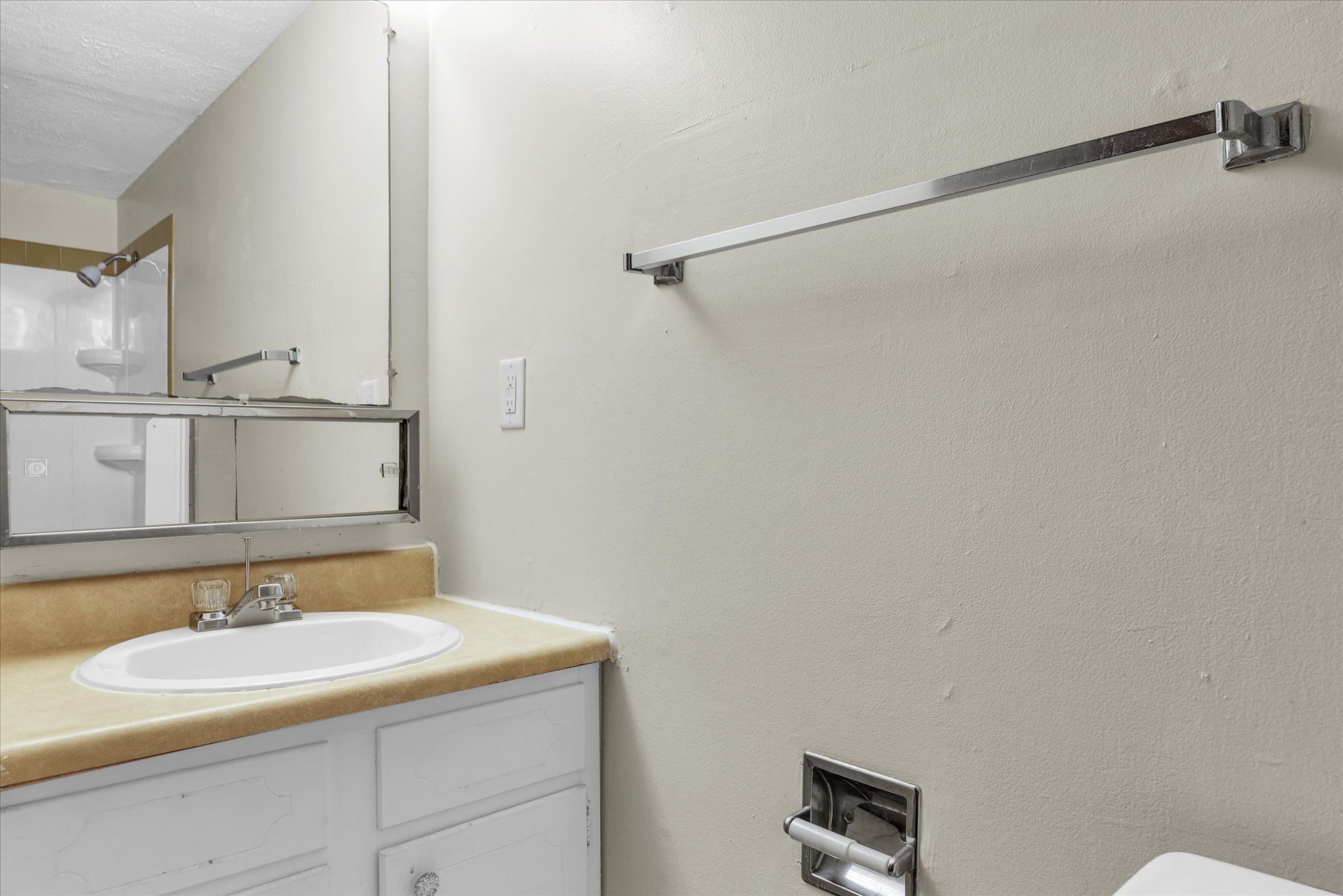 Bloomington Apartment: 305 Prospect