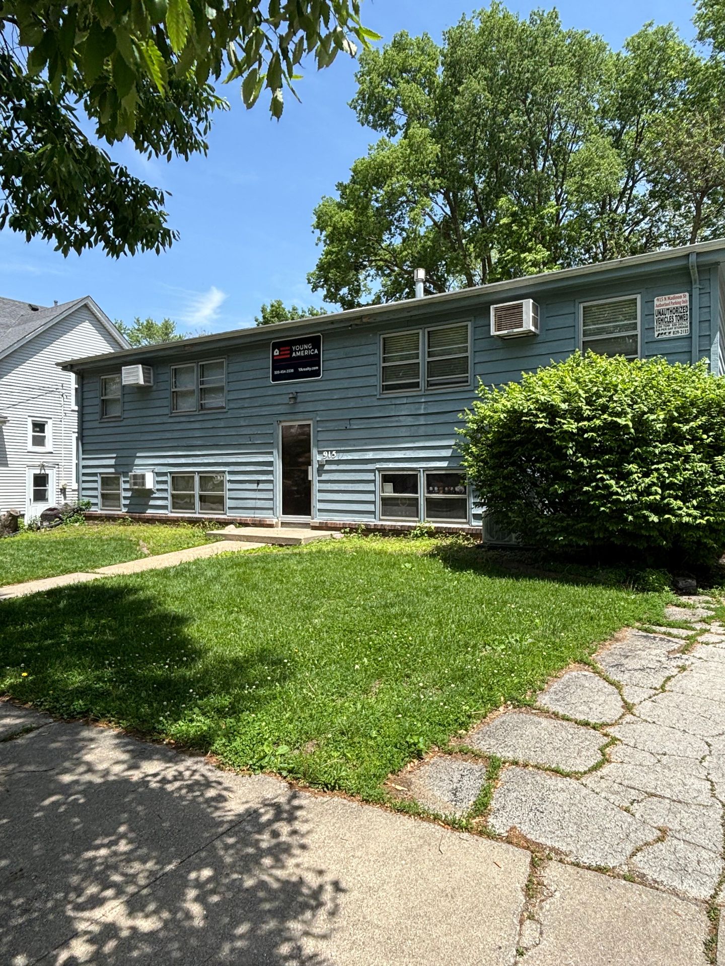 Bloomington Apartment: 915 N. Madison