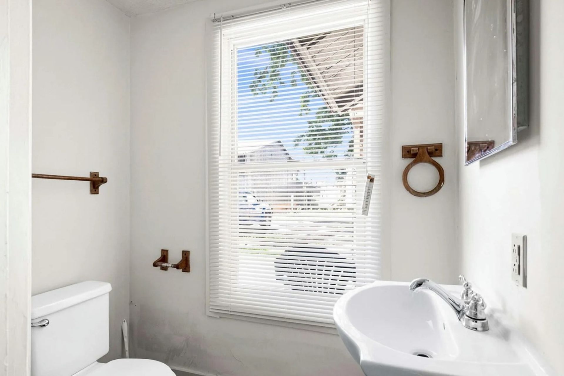 Bloomington Apartment: 410 E. Grove