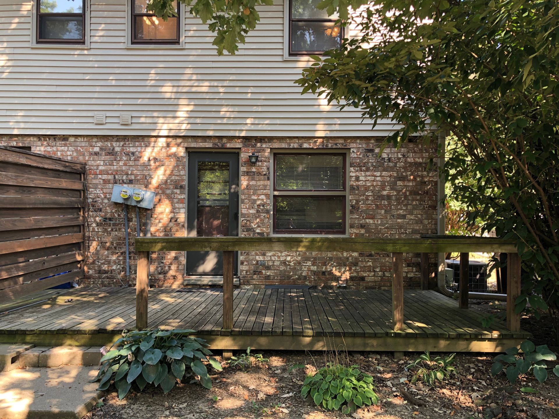 Normal Apartment: 911 S Linden St