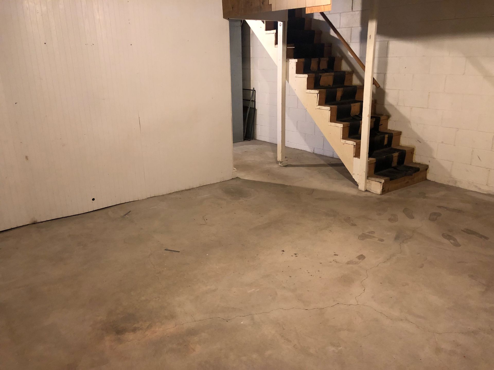 Normal Apartment: 911 S Linden St