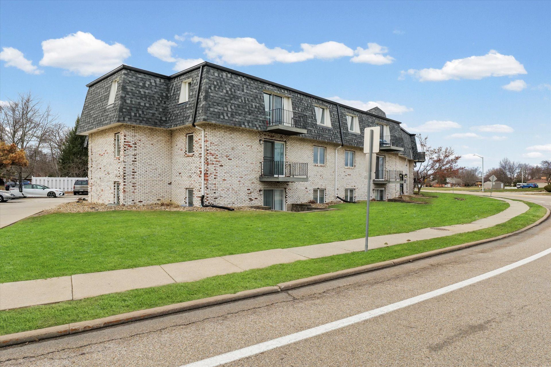 Bloomington Apartment: 123 S Regency Dr