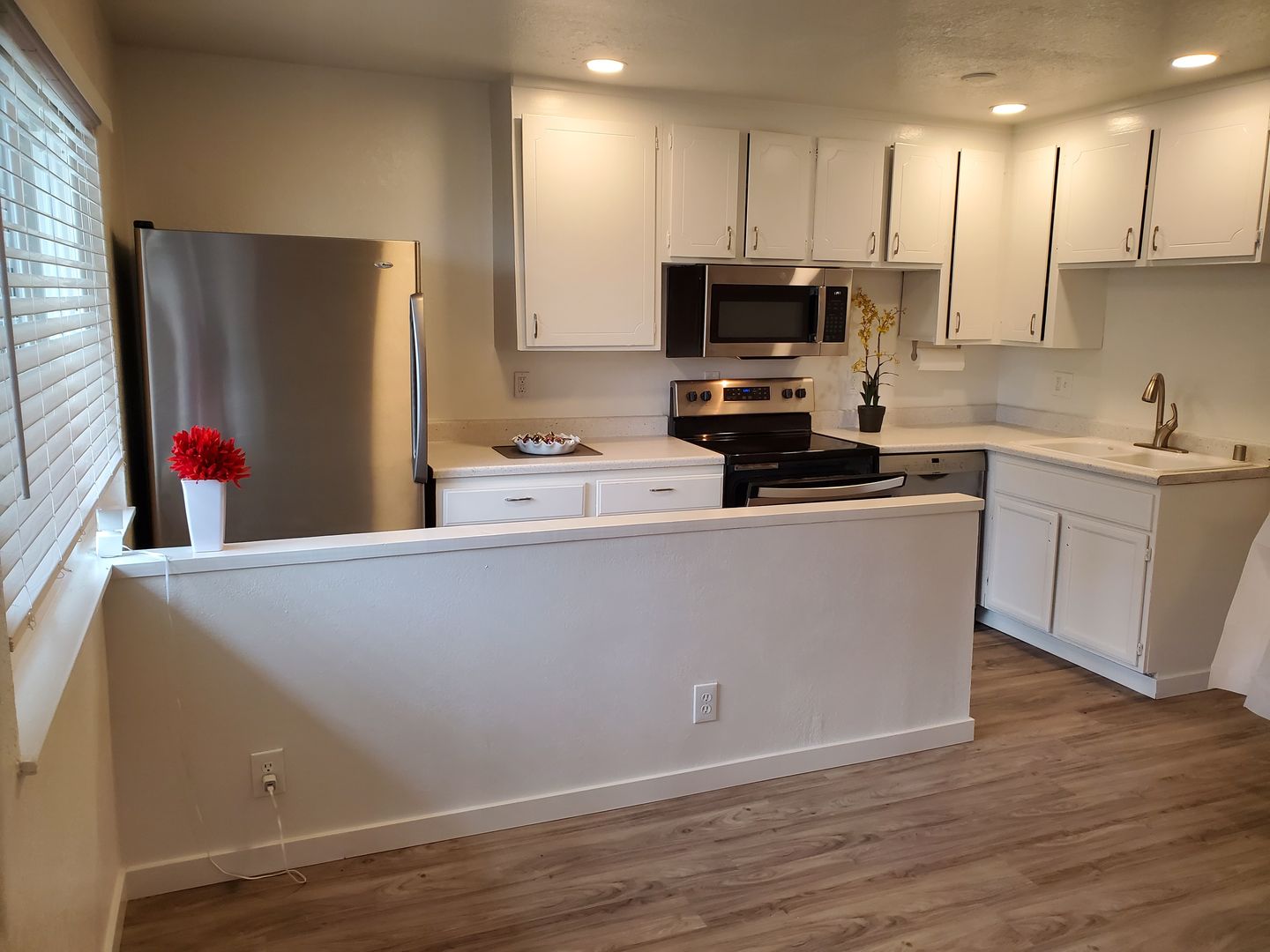 Oakland Apartment: 7900 Ney Avenue