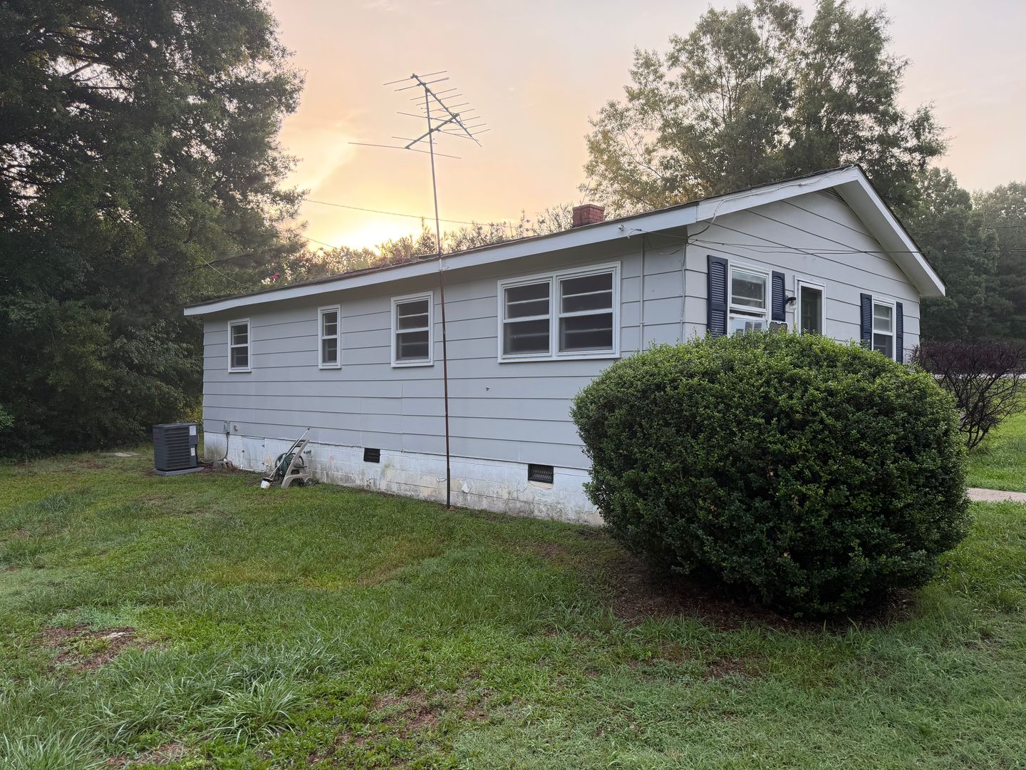Louisburg House: 150 Alston Pruitt Rd.