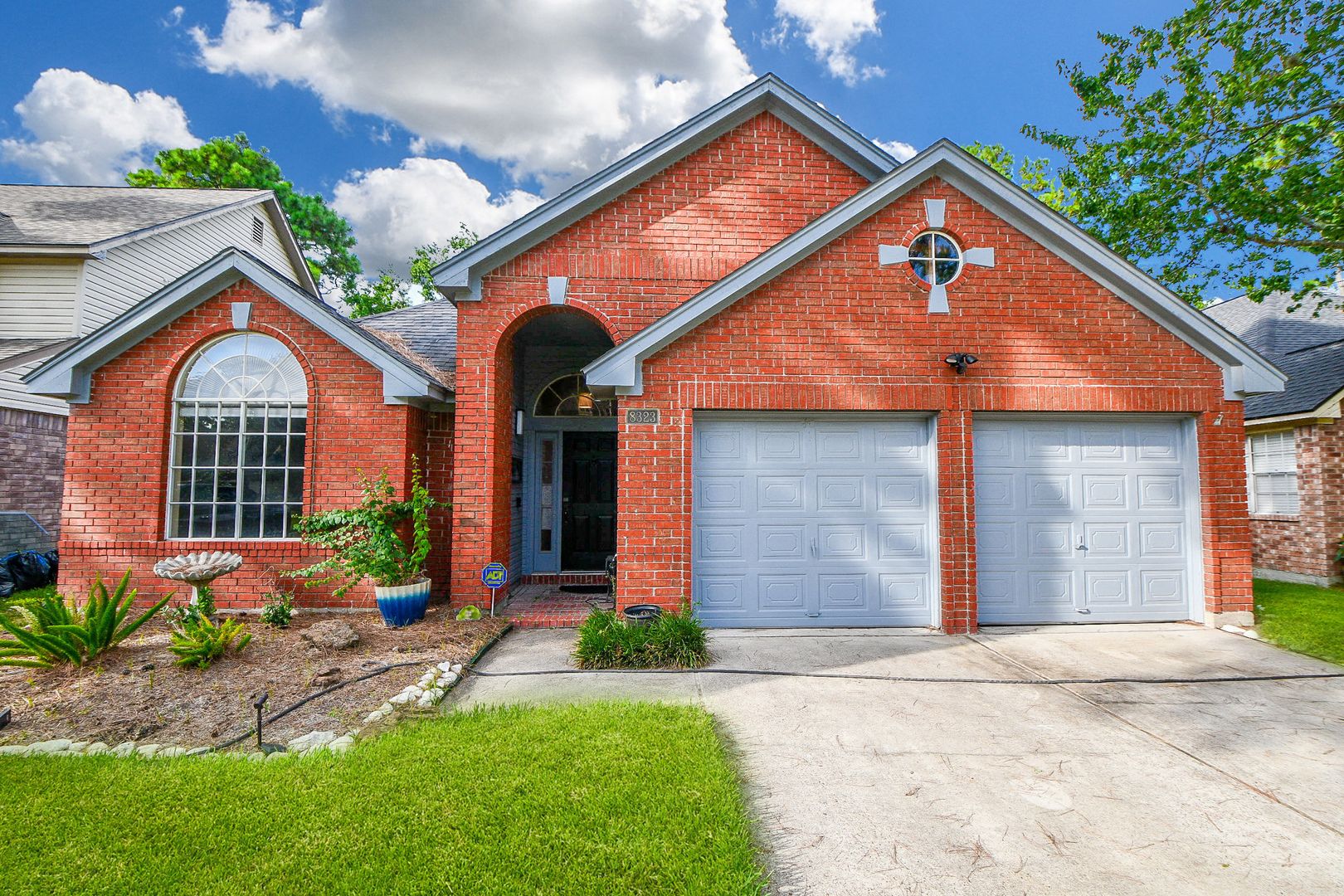 Houston House: 8323 Lake Crystal Dr