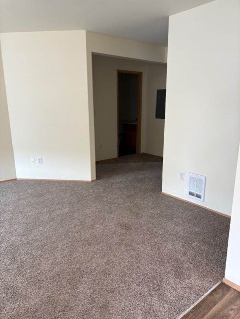 Bellingham Apartment: 3955 Primrose Lane