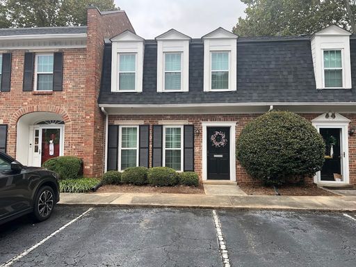 2 Bedroom Townhome – 6 Palace Green, Atlanta, GA 30318