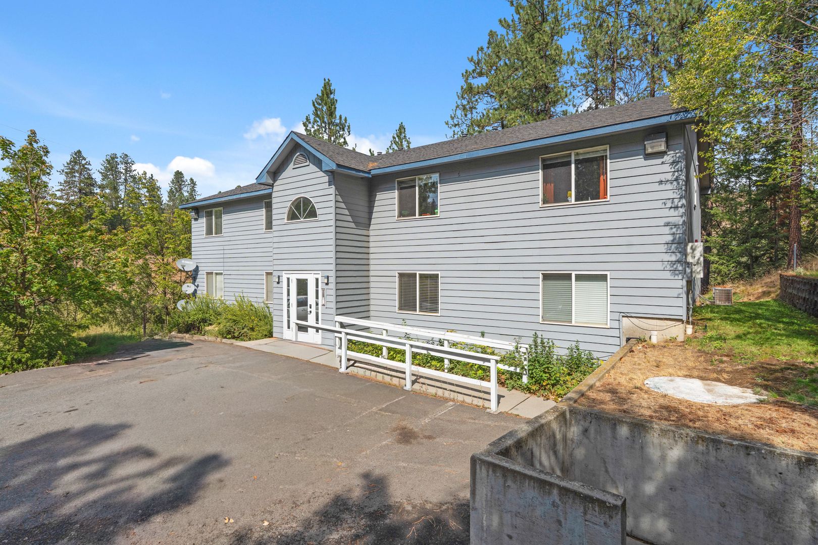 Spokane Apartment: 1327 West Qualchan Drive