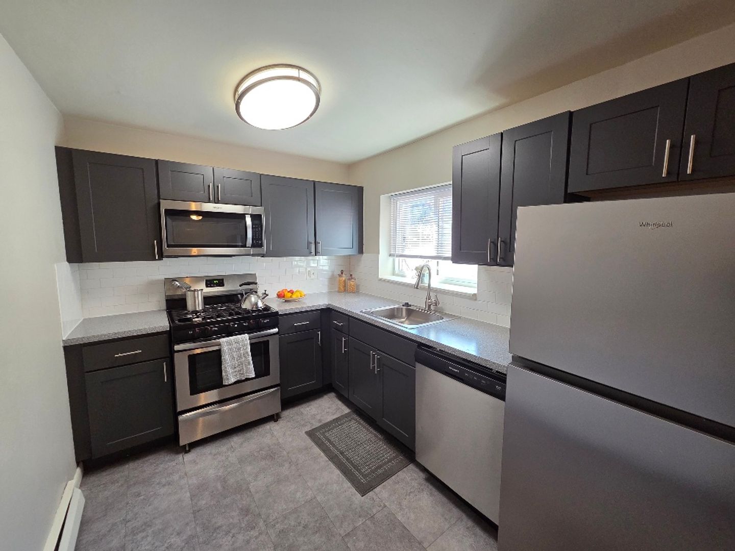 Philadelphia Apartment: 450 Domino Lane