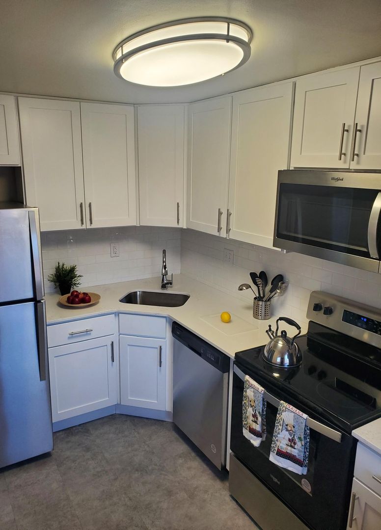 Marlton Apartment: 101 Conestoga Drive #220