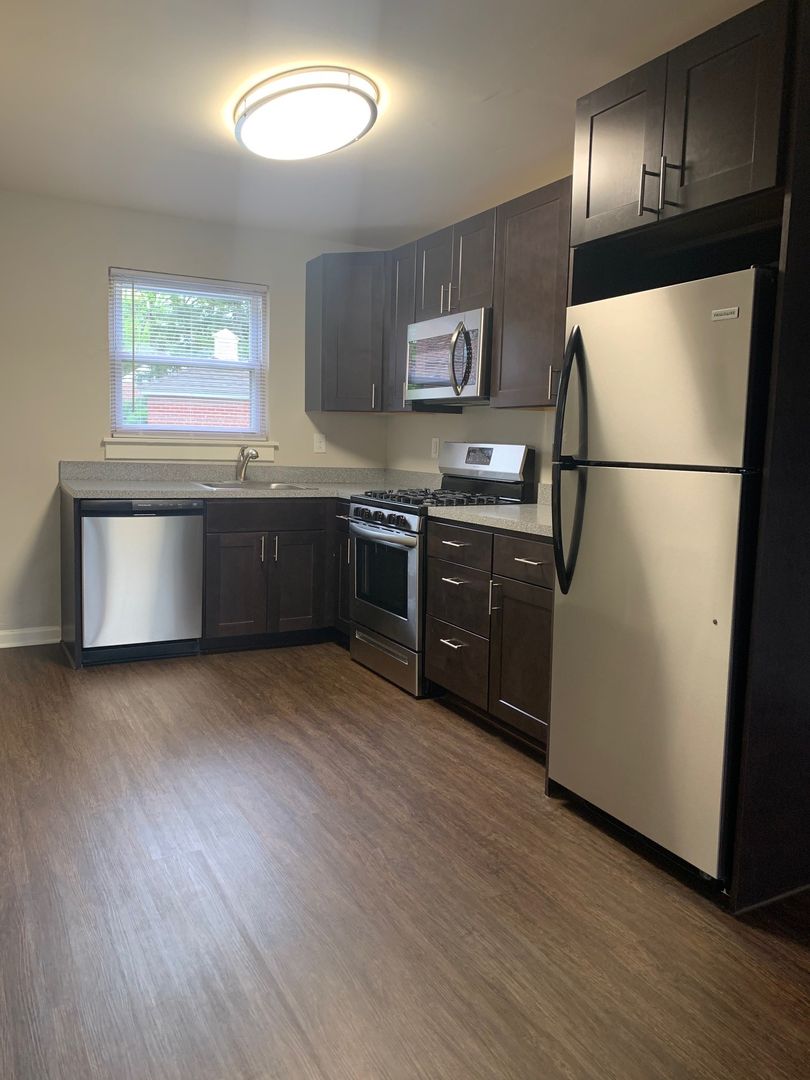 Collingswood Apartment: 213 Garfield Avenue