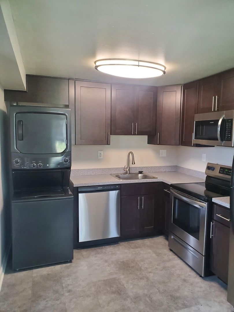 Marlton Apartment: 101 Conestoga Drive #220