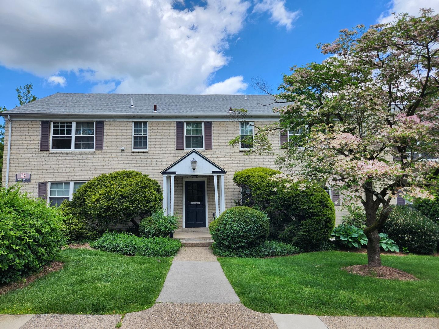 Wynnewood Apartment: 250 E. Wynnewood Road