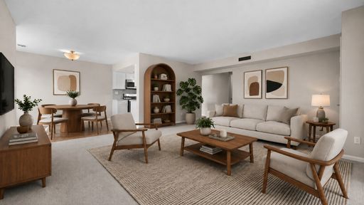Spacious 2BR Everett with Two Full Baths | 1,015 SF – photo 1