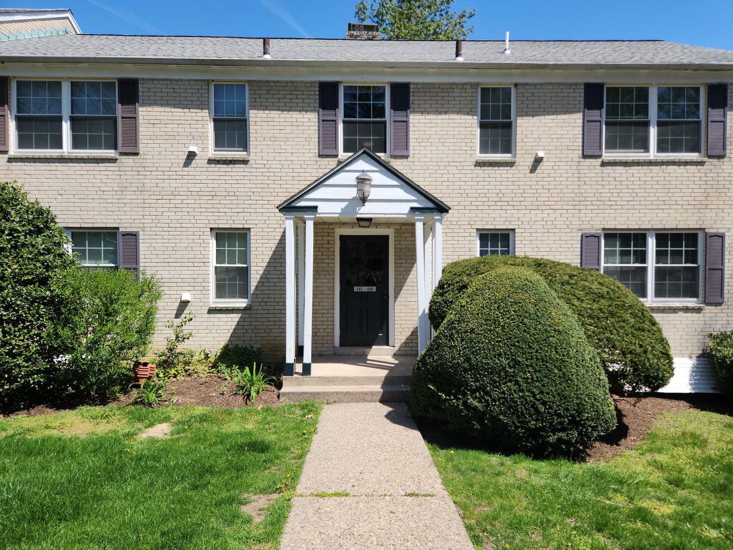 Wynnewood Apartment: 250 E. Wynnewood Road