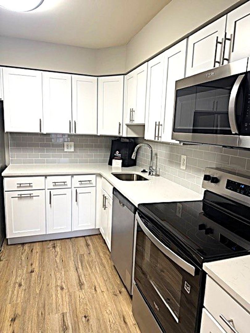 The Metropolitan Tareyton Estates 2 of 16