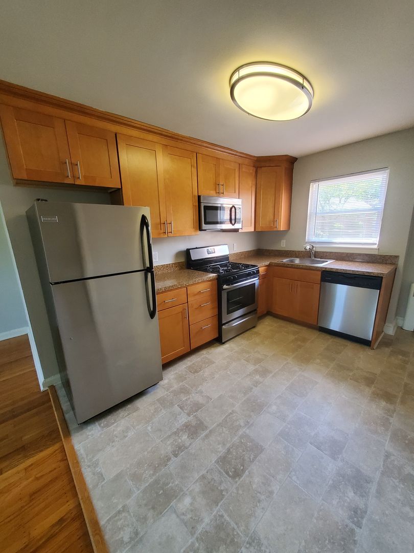 Collingswood Apartment: 213 Garfield Avenue