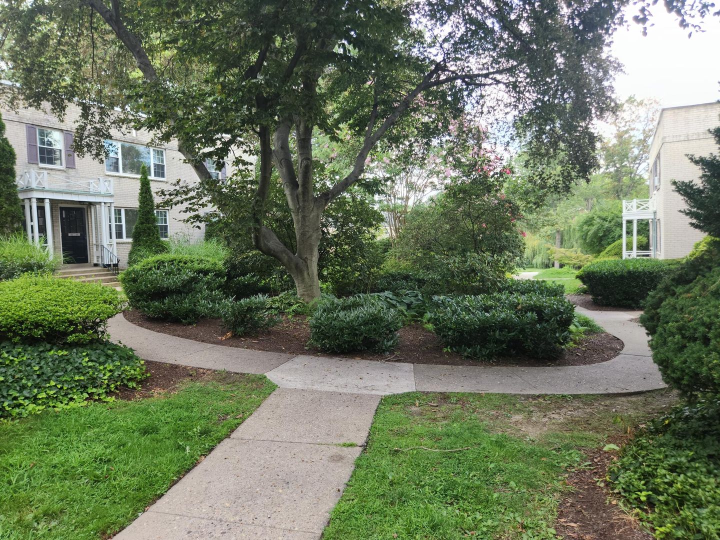 Wynnewood Apartment: 250 E. Wynnewood Road