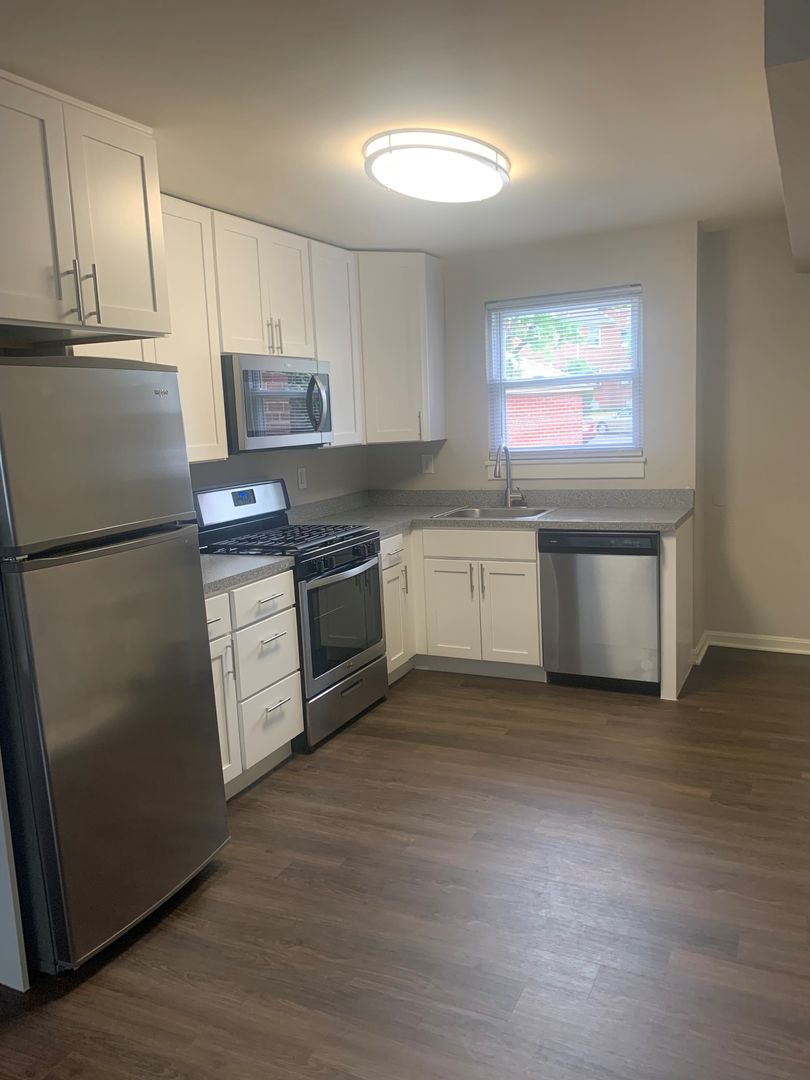 Collingswood Apartment: 213 Garfield Avenue