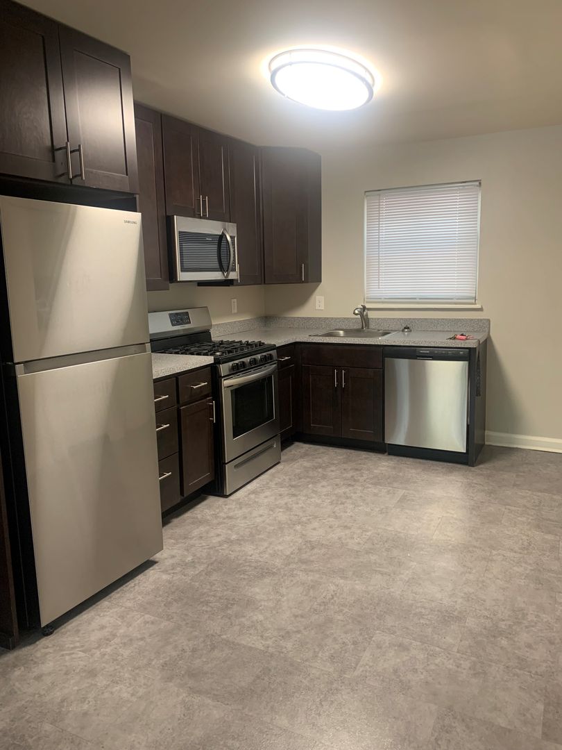 Collingswood Apartment: 213 Garfield Avenue