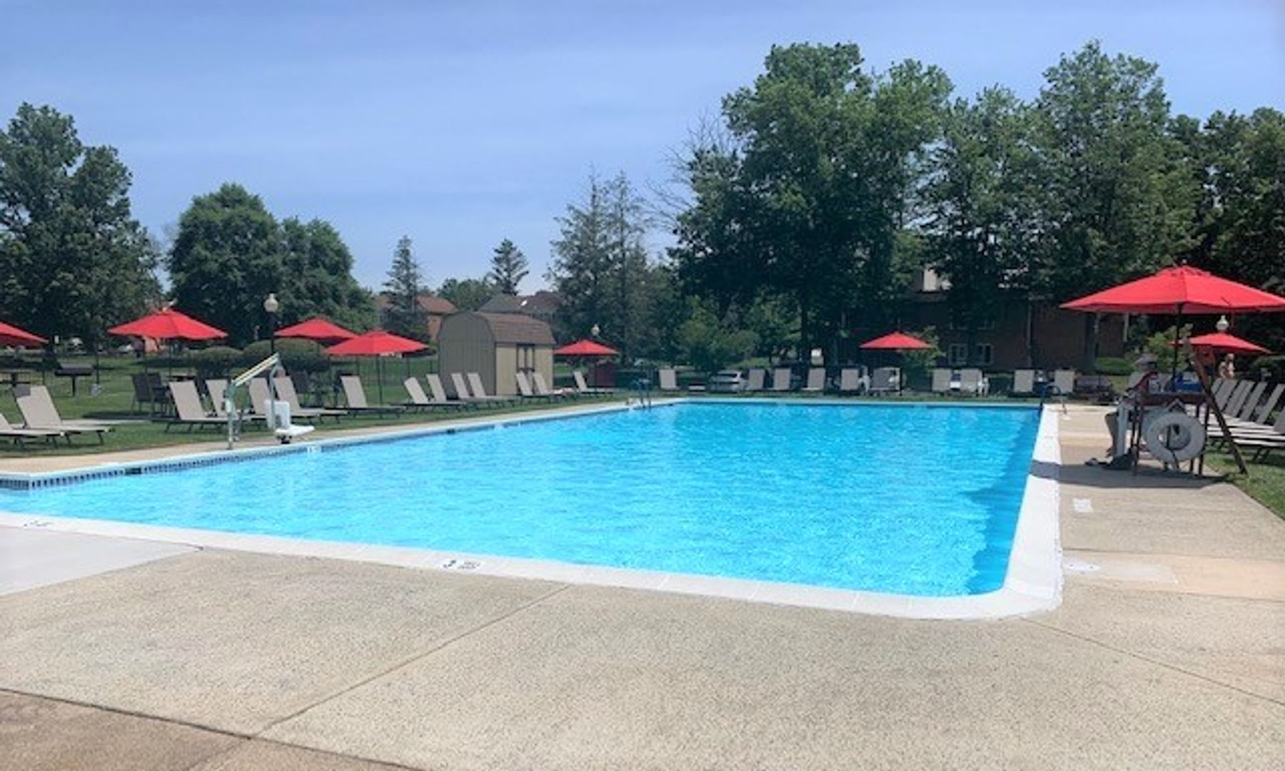Pool at The Metropolitan Tareyton Estates (6 of 8)